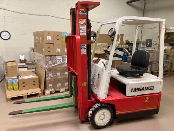 NISSAN 3000 Electric Forklift